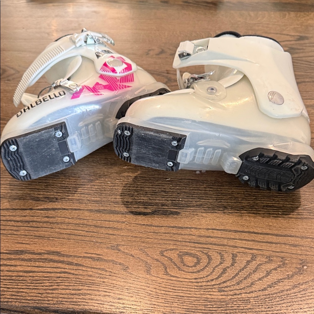 Girls Dalbello White and Pink Ski Boots size 19.5 - Picture 4 of 4